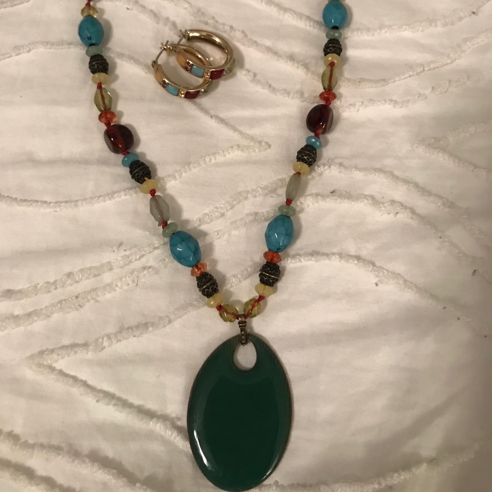 Necklace and earrings set